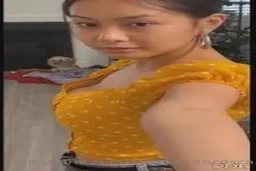 Cewek Cantik Pasrah Diajak Bersetubuh Di Kamar poster