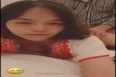 Cewek Cantik Pasrah Digenjot Di Kamar Kosan poster