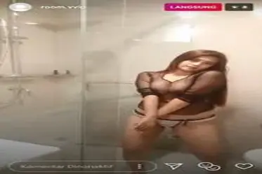Dokumentasi Gadis Selebgram Cantik Live Kasur poster