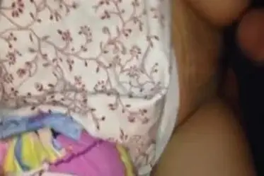 Gadis Cantik Pasrah Goyang Kasur Mantap Crot poster