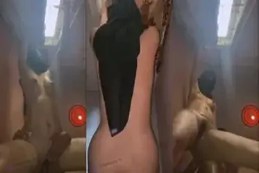 Jilbabers Bella Inka Ngewe Deket Jendela poster