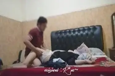 Ukhti Hijab Cantik Pasrah Goyang Kasur Mulus poster