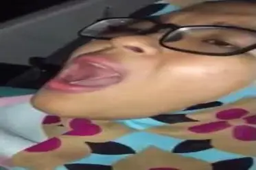 Ukhti Hijab Cantik Pasrah Servis Kasur Mobil poster