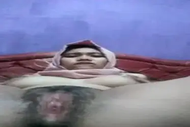 Ukhti Hijab Pink Cantik Pasrah Kasur Crot poster