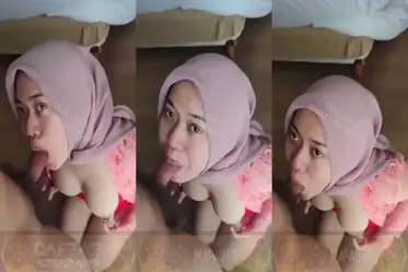 Ukhti Rekan Kantor Hijab Cantik Pasrah Kasur poster