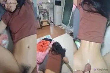 Wanita Bidan Cantik Pasrah Digenjot Di Kamar poster